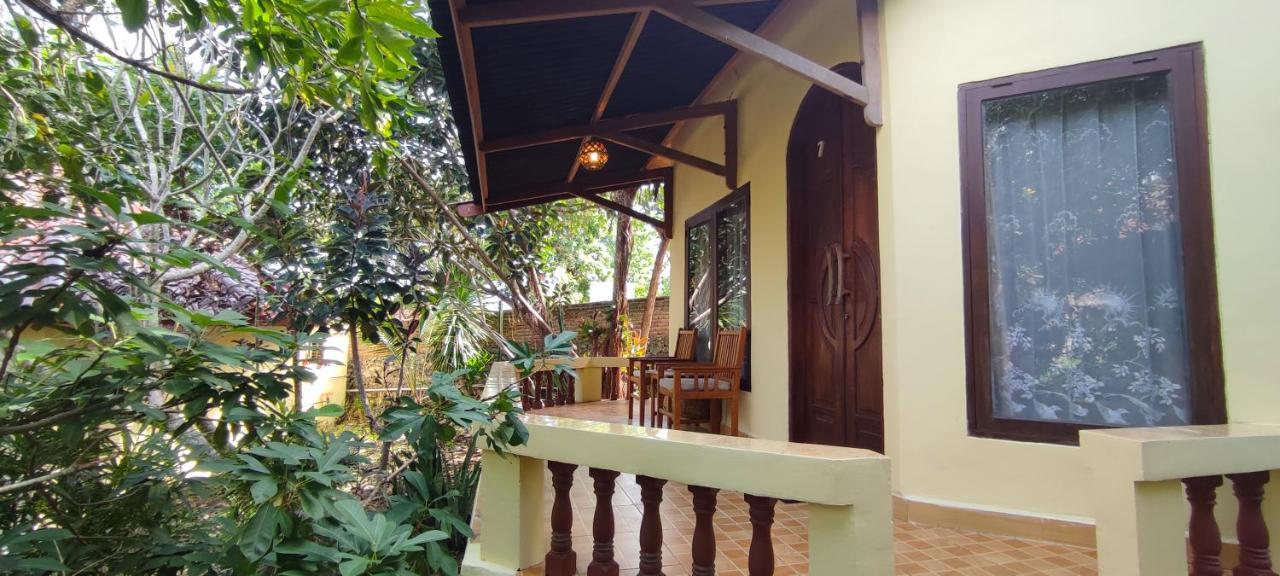 Bara Beach Bungalows Bira Exterior photo