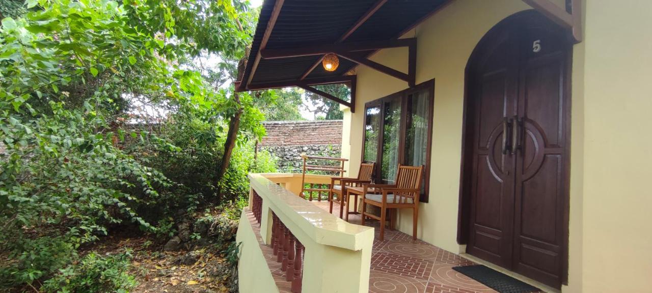 Bara Beach Bungalows Bira Exterior photo